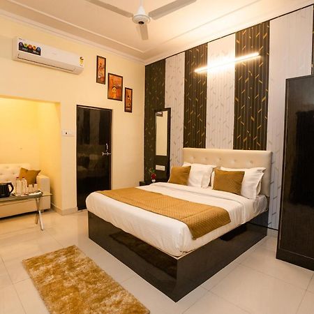 Ventex Inn Lucknow Bagian luar foto